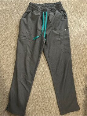 XS- Petite Figs Women's Graphite Straight Leg Scrub Pants